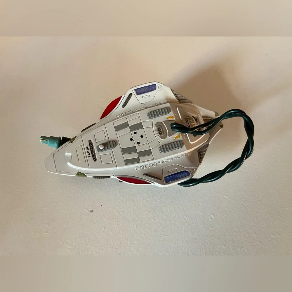 Vintage Hallmark Star Trek Delta Flyer ornament lights & sound rare collectible